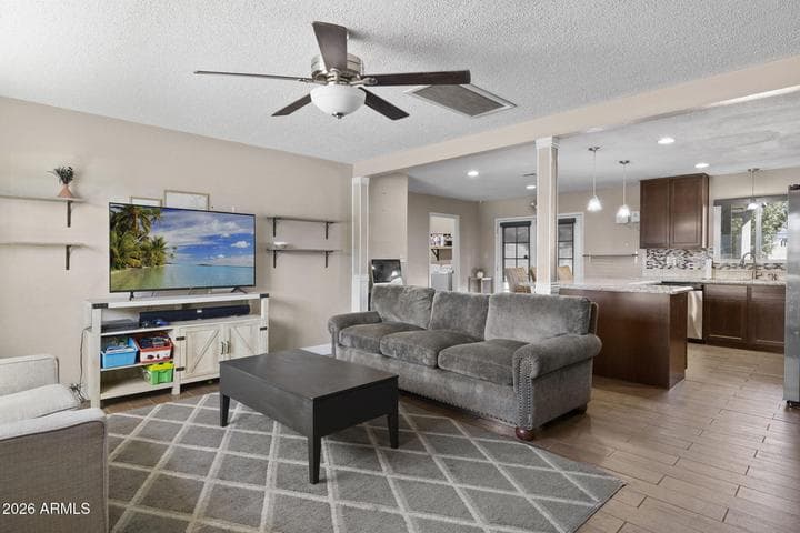 418 E ORCHID Lane, Phoenix, AZ