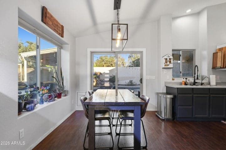 661 N JOSHUA TREE Lane, Gilbert, AZ