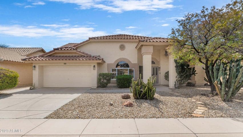 9013 W KERRY Lane, Peoria, AZ