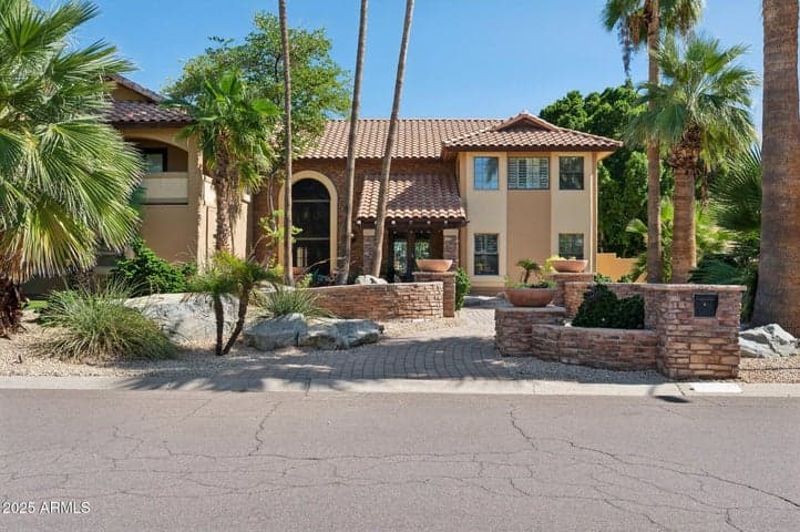 11621 S BLACKFOOT Drive, Phoenix, AZ
