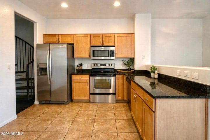 2264 E HUNTINGTON Drive, Phoenix, AZ