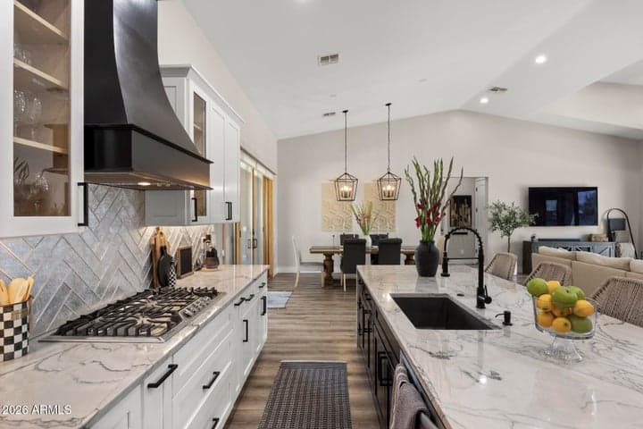 3927 N 13TH Place, Phoenix, AZ