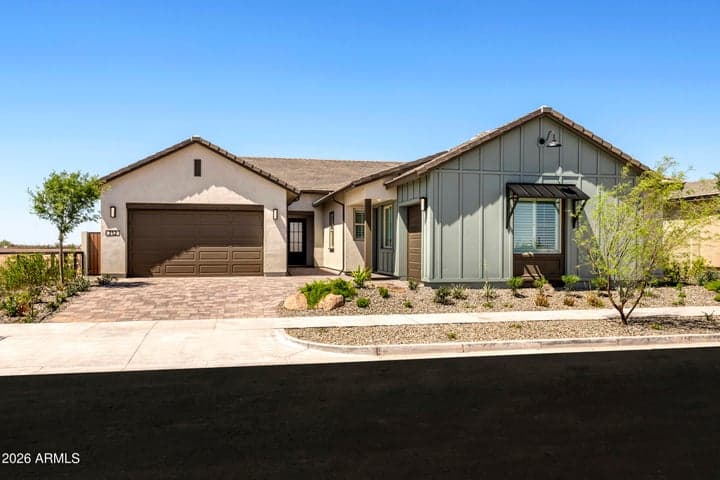 712 W TREASURE Trail, Apache Junction, AZ