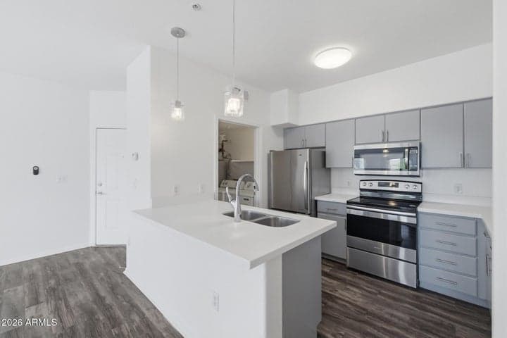 5302 E VAN BUREN Street #2009, Phoenix, AZ