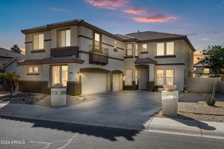 2801 W Silver Fox Way, Phoenix, AZ