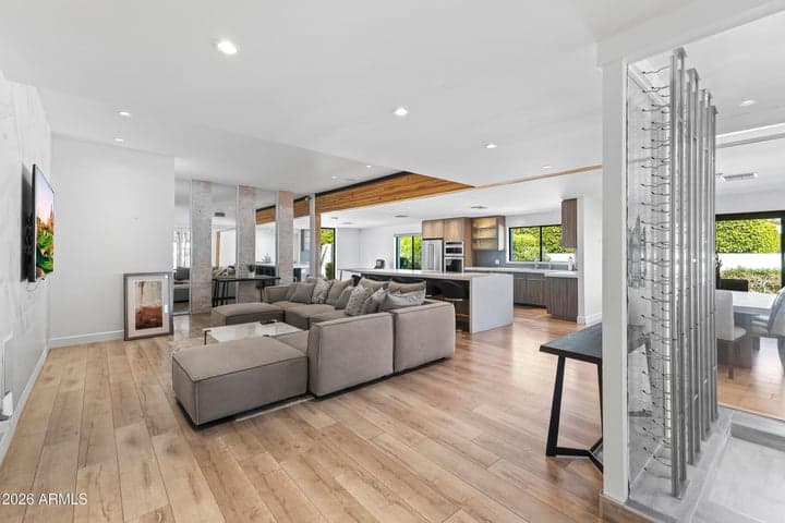 6834 N 72nd Place, Scottsdale, AZ