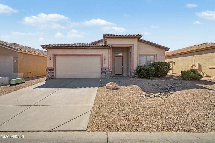 4394 S STRONG BOX Road, Gold Canyon, AZ