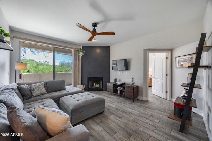 1747 E NORTHERN Avenue #117, Phoenix, AZ