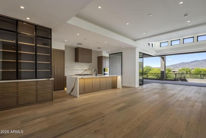 37200 N CAVE CREEK Road #2102, Scottsdale, AZ