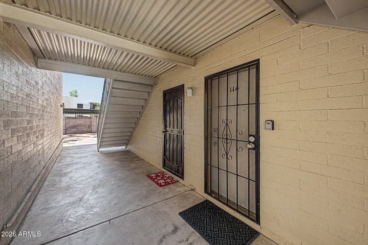 2633 W Rose Lane #B114, Phoenix, AZ