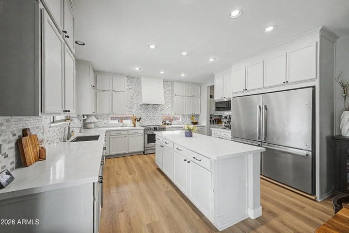 6886 S EMERALD Place, Chandler, AZ