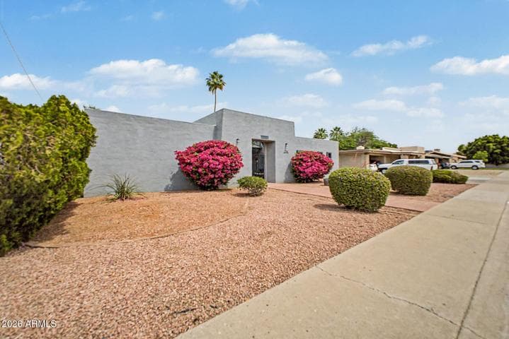 5720 W FRIER Drive, Glendale, AZ