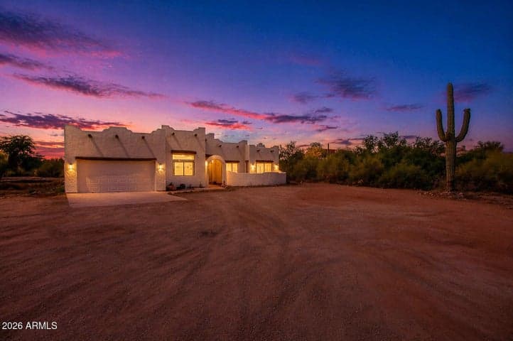310 N MOUNTAIN VIEW Road, Apache Junction, AZ