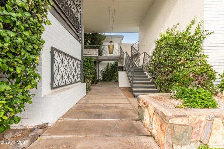 3270 E CAMELBACK Road #213, Phoenix, AZ