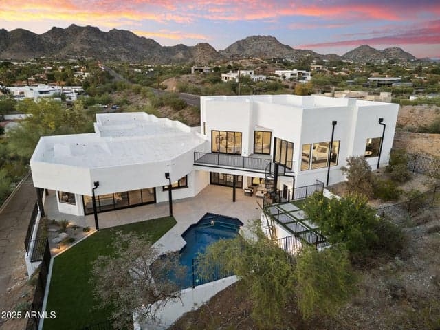 3135 E Palo Verde Drive, Phoenix, AZ