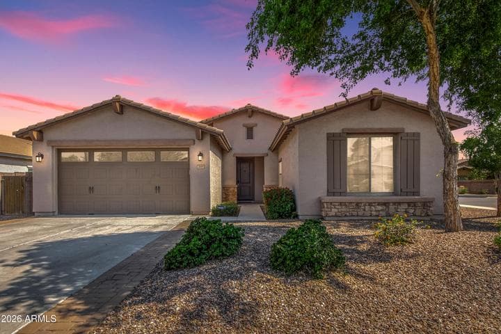 2695 E RAKESTRAW Lane, Gilbert, AZ