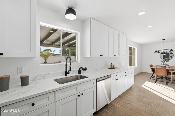 403 W GAIL Drive, Chandler, AZ