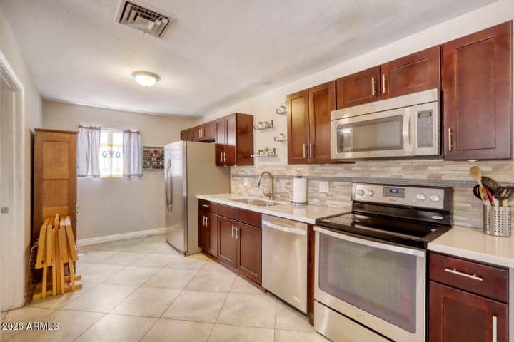 1220 S GRAND Drive, Apache Junction, AZ