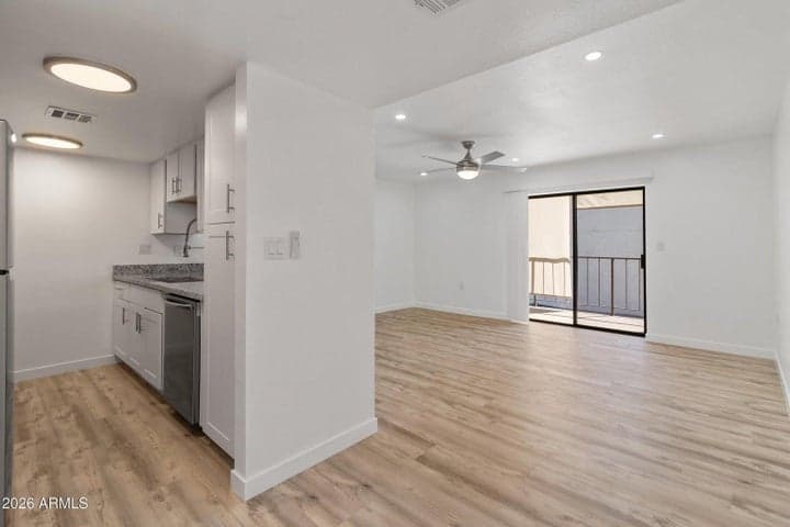3033 E Devonshire #2033, Phoenix, AZ