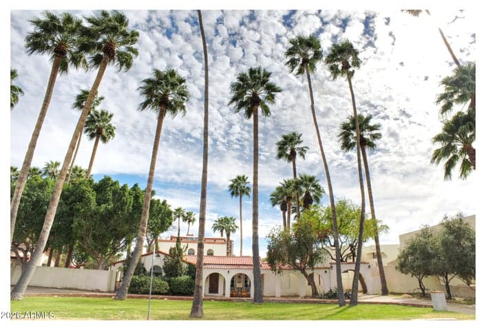 15 W PASADENA Avenue, Phoenix, AZ