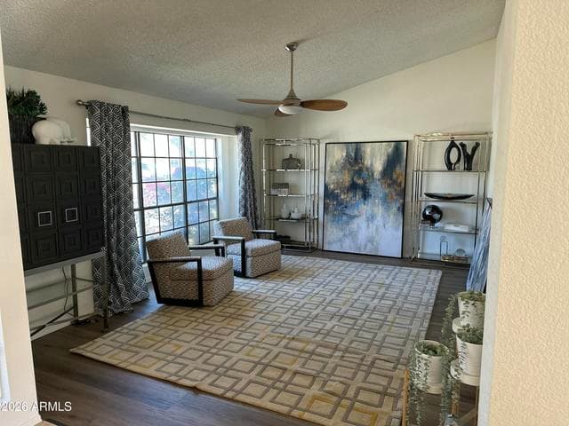 3909 E LAVENDER Lane, Phoenix, AZ