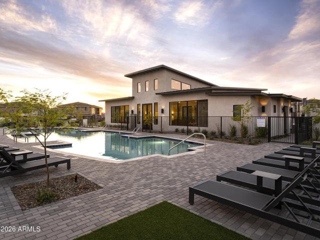 2121 W SONORAN DESERT Drive #126, Phoenix, AZ