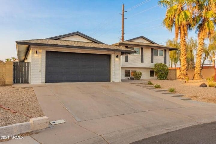 8762 E Monterey Way, Scottsdale, AZ