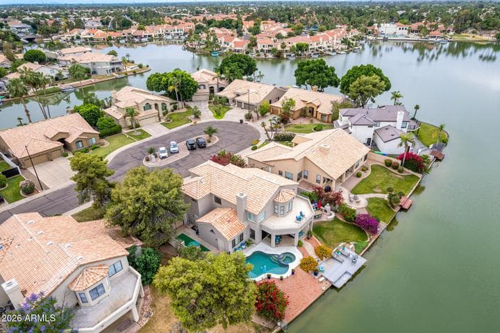 1826 E LAKECREST Drive, Gilbert, AZ