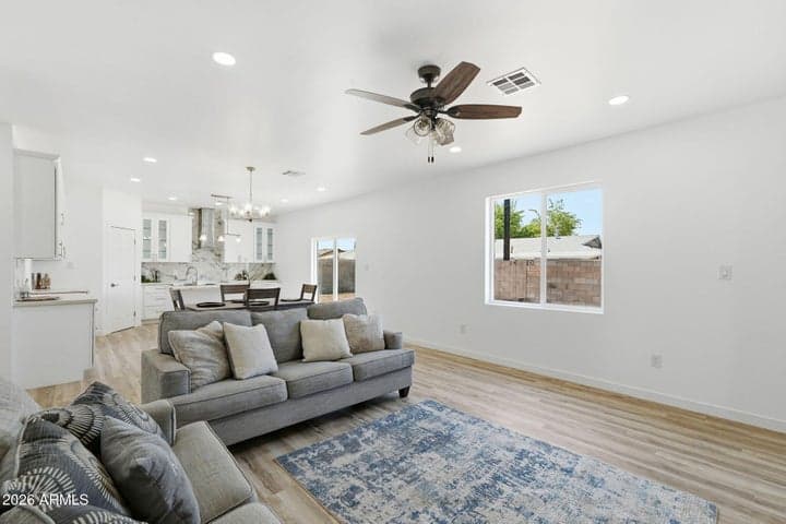 3627 W PALMAIRE Avenue, Phoenix, AZ