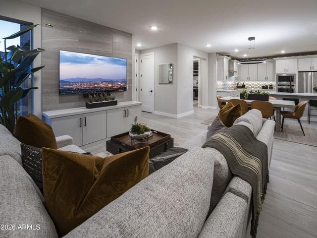 2121 W SONORAN DESERT Drive #165, Phoenix, AZ
