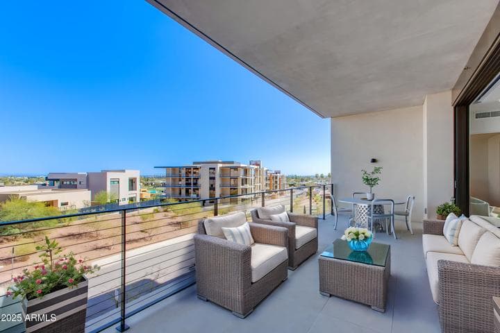 5000 N CAMELBACK RIDGE Drive #206, Scottsdale, AZ