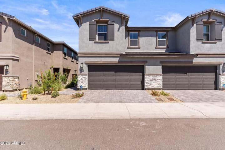 5844 E COVEY Lane, Phoenix, AZ