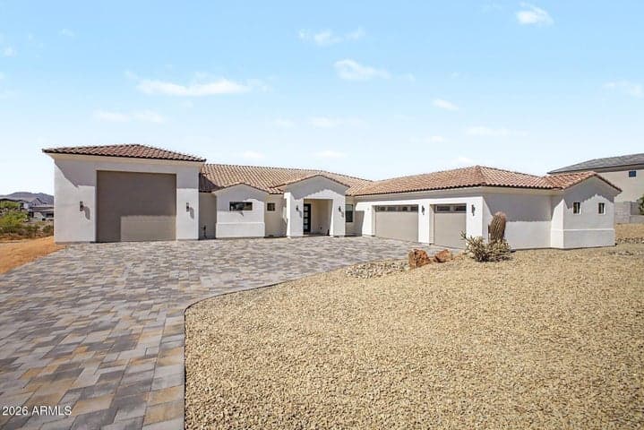 612 E AMBER SUN Drive, Phoenix, AZ