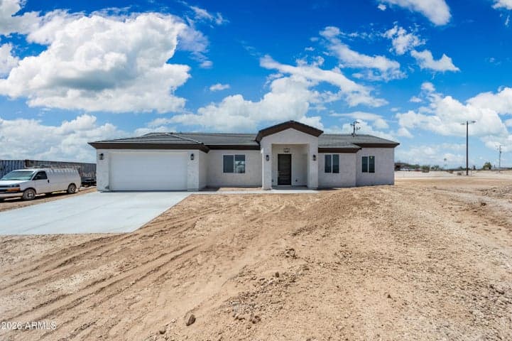 2228 S HASSAYAMPA Road, Tonopah, AZ