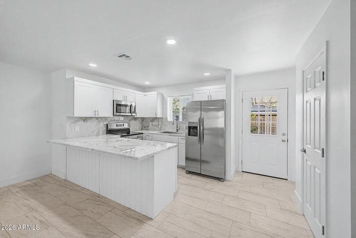 3253 W PORT AU PRINCE Lane, Phoenix, AZ