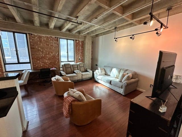 114 W Adams Street #402, Phoenix, AZ