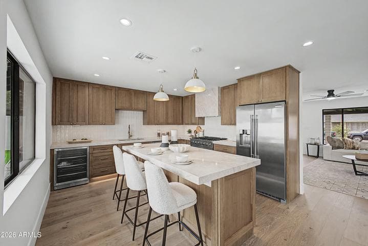 8008 E WHITTON Avenue, Scottsdale, AZ