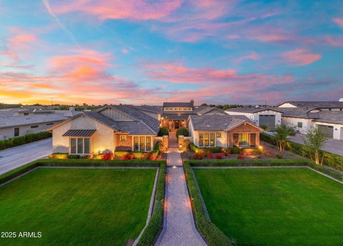 2652 E PELICAN Court, Gilbert, AZ