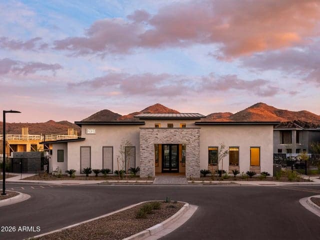 2121 W SONORAN DESERT Drive #162, Phoenix, AZ