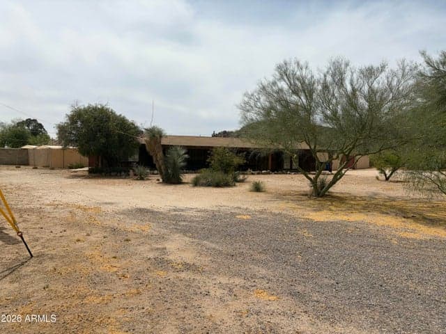2105 E LONE CACTUS Drive, Phoenix, AZ
