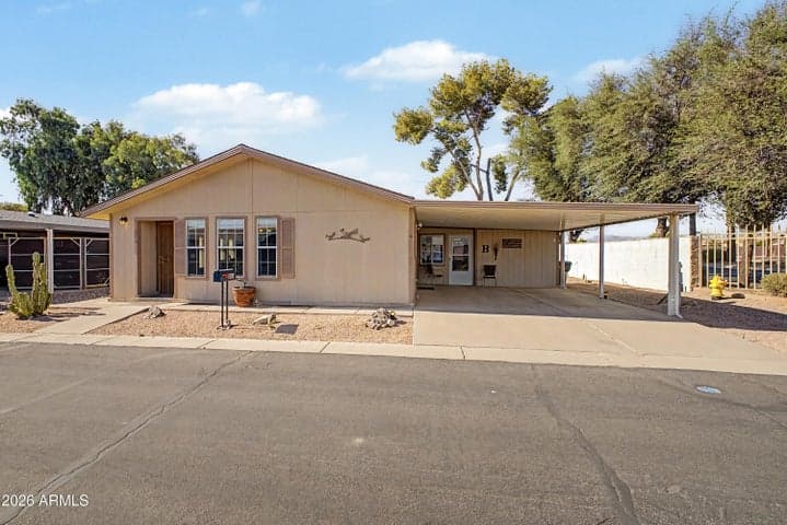 886 E Eagle Drive, San Tan Valley, AZ