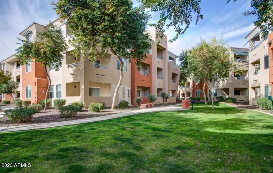 28425 N Black Canyon Highway #2, Phoenix, AZ