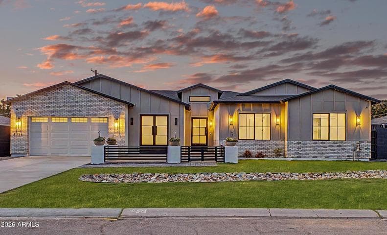 4032 E EARLL Drive, Phoenix, AZ