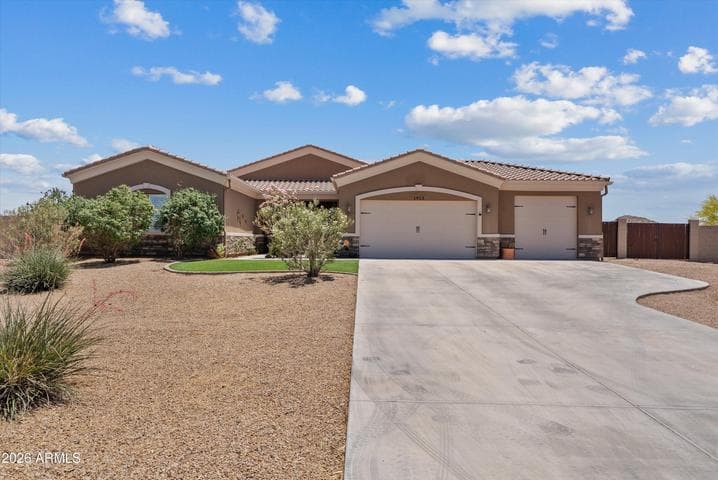1913 W Laurie Lane, San Tan Valley, AZ
