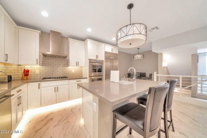 7550 E Osborn Road #1008, Scottsdale, AZ