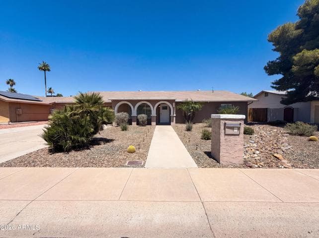 3028 E MARILYN Road, Phoenix, AZ