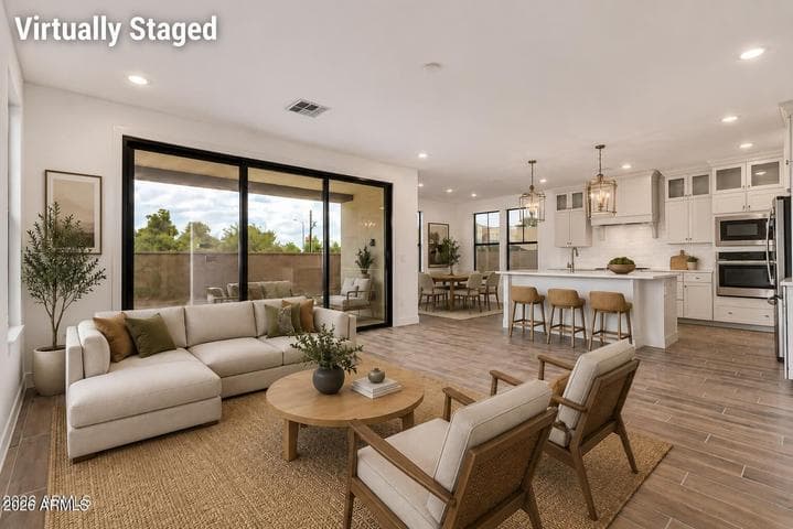2451 W LOS ARBOLES Place, Chandler, AZ