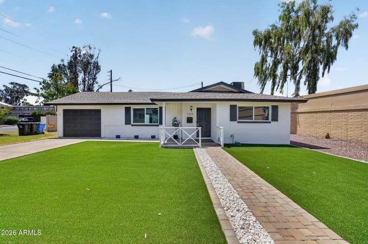 1749 E MEDLOCK Drive, Phoenix, AZ