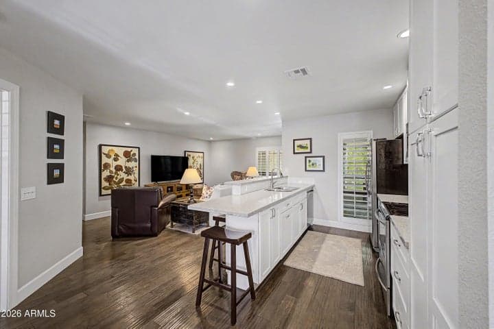 5221 N 24TH Street #206, Phoenix, AZ