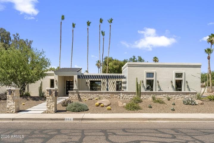 302 W PINE VALLEY Drive, Phoenix, AZ